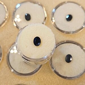 Saphires.  Tray of 48 1/2 to 1 karet saphires.